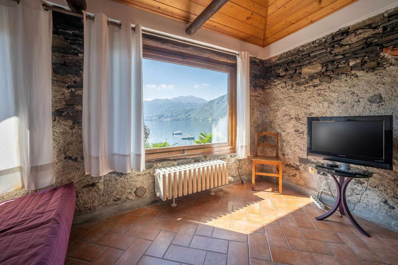 FLUX apprtamento direttamente sul lago dOrta Pettenasco Esterno foto